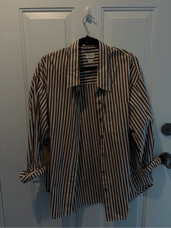 Wilfred Tops - NWT Aritzia Wilfred Free Brown and White Striped Button-Down Shirt size M
